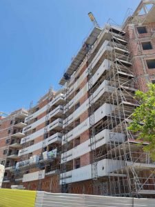 SATE, cerramientos y petos en edificios en Málaga