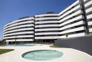 SATE, cerramientos y petos en edificios en Málaga