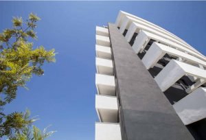 SATE, cerramientos y petos en edificios en Málaga